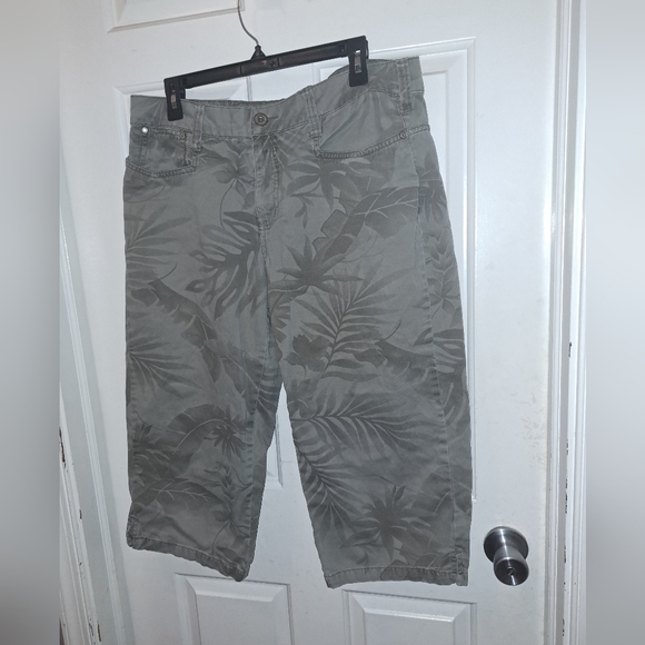 Faded Glory Green/Gray Tropical Print Bermuda Shorts Womens 8 100% Cotton - Picture 3 of 8